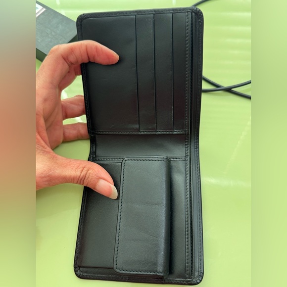 Gucci Bifold Wallet with COA NWOT - Picture 12 of 12